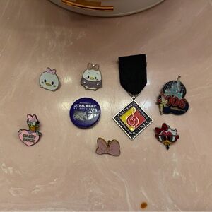 Disney pins